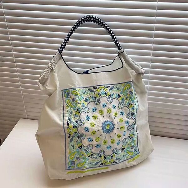 パンダナ 刺繍 エコバッグ グレー Lサイズ アヒル ストラップ付き トートバッグ ショルダーバッグ かわいいエコバッグ