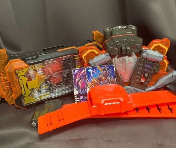 仮面ライダーガッチャード DXガッチャードライバー &DXガッチャーイグナイターのセット