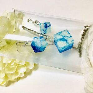プレゼントBOX付!青空キューブ★ピアス&ネックレス セット!