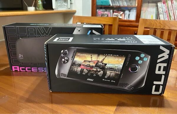 MSI Claw A1M【Claw-A1M-003JP】【インテル Core Ultra 5 135H 16GB 512GB】他有