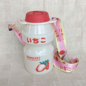 いちごボトル ストラップ付き ジュースボトル 水筒 500ml