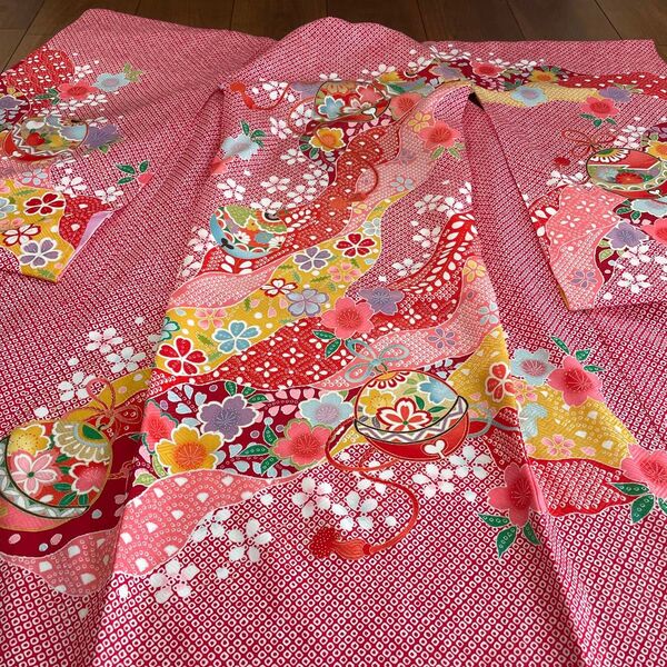 【新品】お宮参り 女の子 正絹 絞り柄 着物・長襦袢(プレゼント)