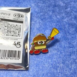 映画ドラえもんの世界展 トレーディングピンズ 映画監督ロボ バーガー監督