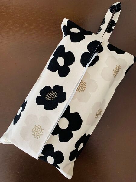 北欧風花柄×ブラックコンビ ボックスティッシュケース
