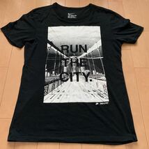 ☆ナイキ　RUN Tシャツ メンズ S ランニング マラソン　半袖Tシャツ NIKE_画像1