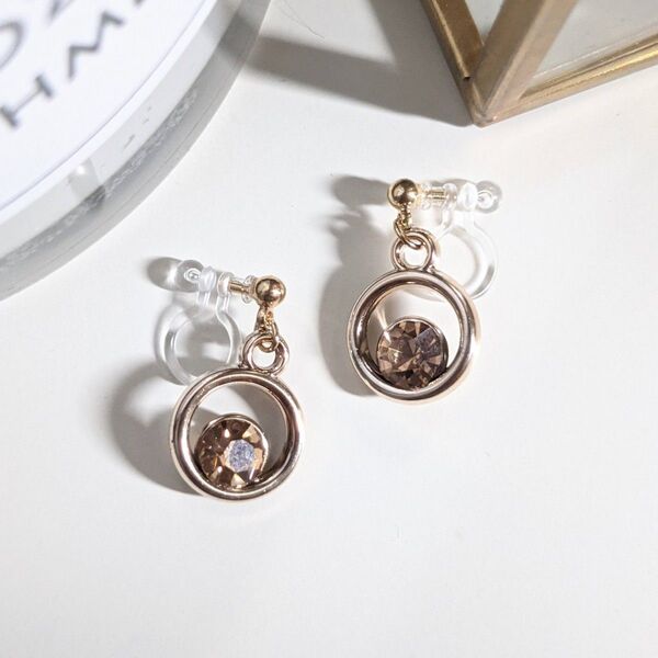 【No.184】 アレルギー対応 ハンドメイド イヤリング ピアス シンプル 一粒 ノンホールピアス 樹脂 軽い