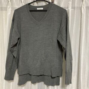 a.v.v standard Vネックニット グレー