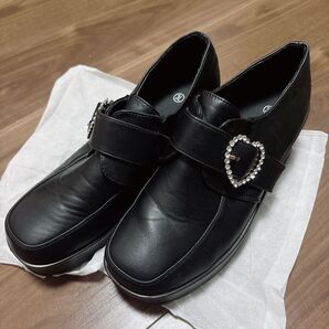 タイムセール!Shoes in Closet ハートストラップ厚底ローファー