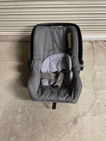 海外製 RYAN ベビーシート ベビー用品