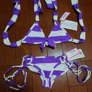 wicked weaselパープルx白セーラーストライプトリトップヒップシャーリングビキニ水着