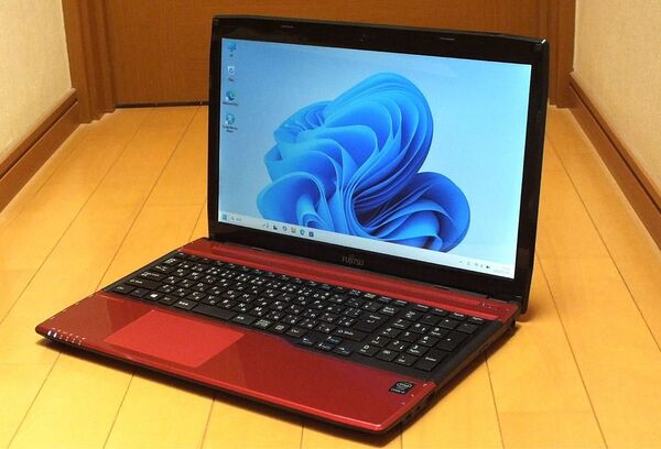 FUJITSU AH45/S Core i3 ブルーレイ webカメラ bluetooth メモリ8G HDD750G Win11