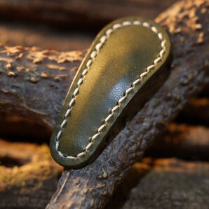 栃木レザー社 カラーヌメ使用 ハンドメイド レザーぱっちんピン