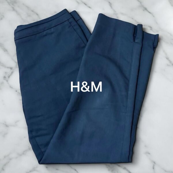 H&M テーパードパンツ ネイビー 裾スリット サイズ6〜10(US6) Mサイズ位 オフィスカジュアル オフィカジ クロップド