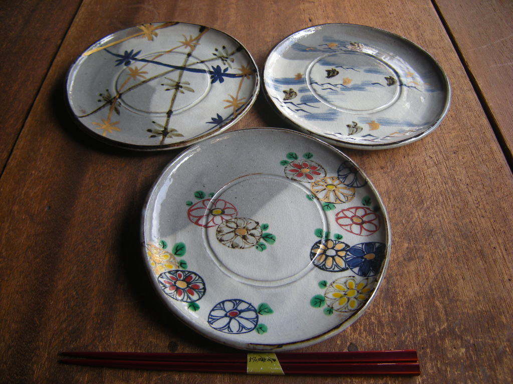 Restaurant utensils ◇Only available [New *Discontinued] Gold hand-painted earthenware 3 types (irregular) round plates 6 cm (18.8 cm x 1.5 cm) Set of 3 pieces *High-quality utensils*, Japanese tableware, dish, medium plate