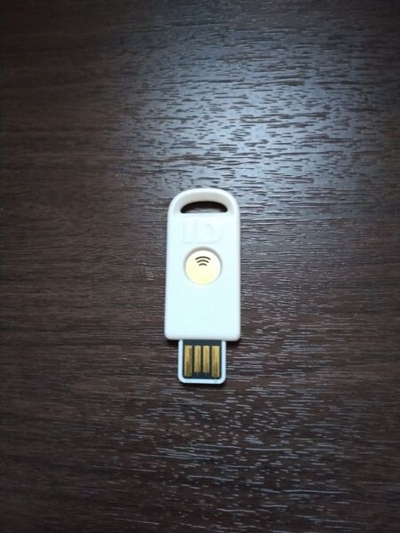 Identiv uTrust FIDO2 NFC セキュリティキー USB-A