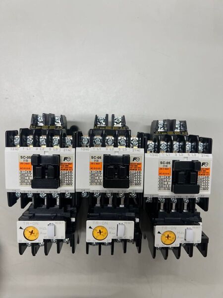 富士電機 SW-05 標準形 電磁開閉器 使用負荷2.2kw コイル電圧 200V(3個セット)