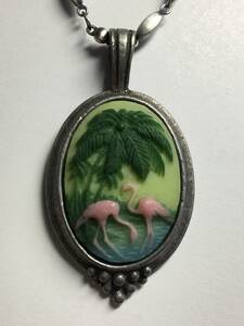  flamingo. kaboshon necklace 