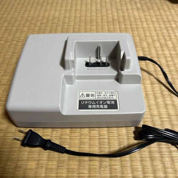 パナソニック 電動自転車用バッテリー充電器 NKJ062