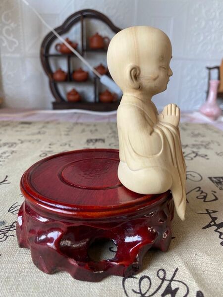仏教美術 高級柘植木彫り 天然木彫刻 静思 木彫り 可愛い小僧オブジェ 置物仏工芸品 仏像