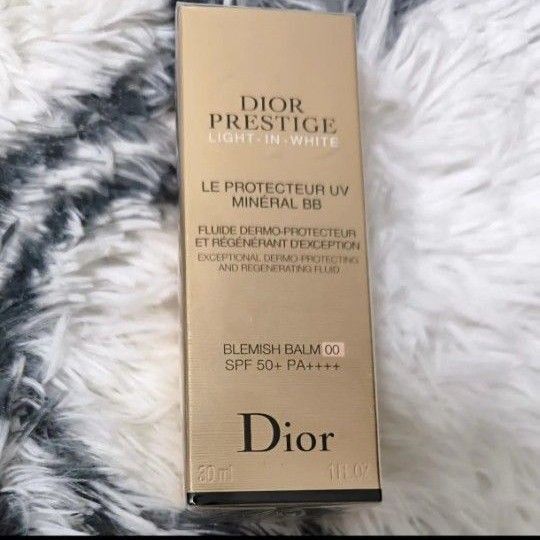 Dior PRESTIGE ル プロテクタ UV ミネラルBB 00