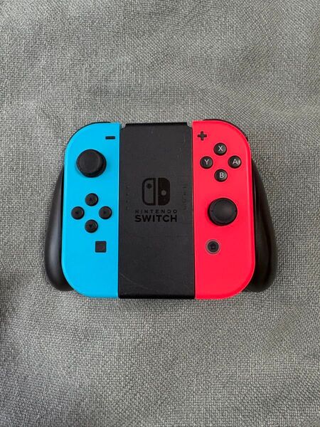 Nintendo Switch ジョイコン 充電式ジョイコングリップ Joy-Con ニンテンドースイッチ 任天堂