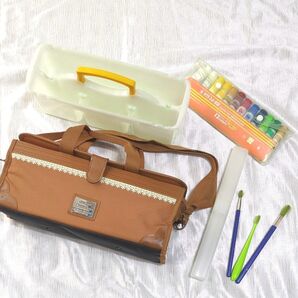 良好♪【絵の具セット】絵柄無し・ベージュ&レースのシックなデザイン絵の具ケース★パレット無し★上品です(*^_^*)