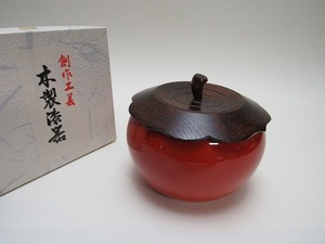 O207032【 古い 創作工芸 木製 漆器 柿形菓子器 蓋物 共蓋 紙化粧箱 】 検) 黒塗 朱漆塗 茶道具 菓子鉢 菓子皿 鉢 盛鉢 茶器 茶事 茶会 ⅰ 