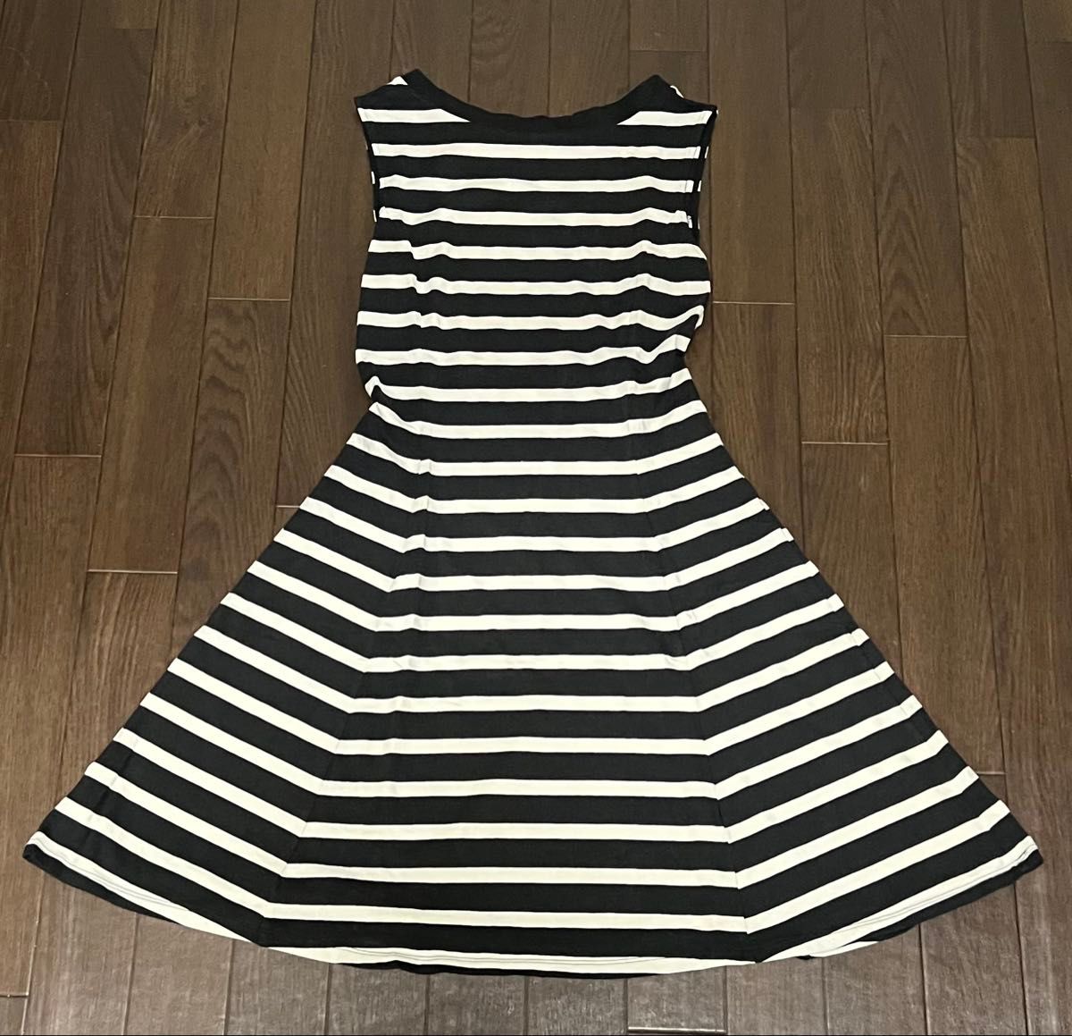 ユニクロ　ボーダー柄ノースリーブワンピース　サイズM