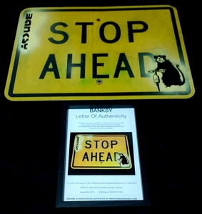 Banksy(バンクシー)のロードサイン『Jackhammer Rat』道路標識。2007年にL.A.の街中で発見されたオリジナルストリート作品です■R&SのCOA有