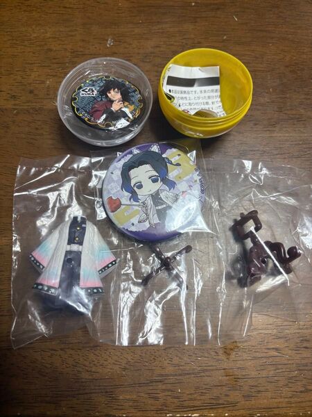鬼滅の刃 グッズ 缶バッジ 一番くじ アクリルスタンド ダイカットステッカー 胡蝶しのぶ 冨岡義勇 煉獄杏寿郎 甘露寺蜜璃