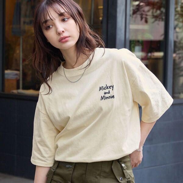 新品 ディズニー ミッキーとミニー刺繍オーバーサイズTシャツ アイボリー ユニセックス 半袖Tシャツ