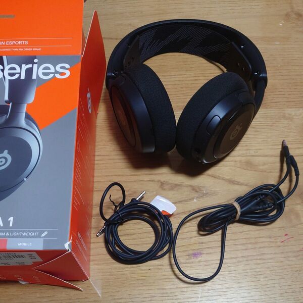 SteelSeries Arctis Nova 1 ゲーミングヘッドセット