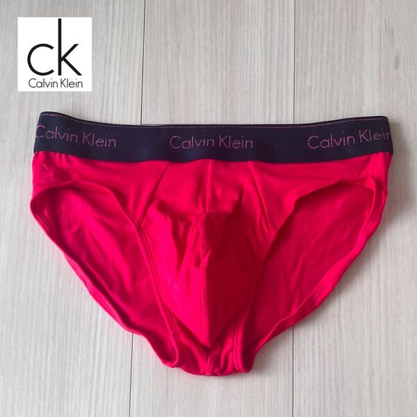 カルバンクライン ヒップブリーフ S 赤 メタリックロゴ 下着 メンズ コットンストレッチ Calvin Klein ビキニ 男性
