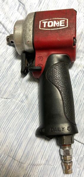 トネ(TONE) エアーインパクトレンチ(ショートタイプ) AI4201 差込角12.7mm(1/2) レッド 700N・m