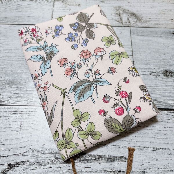 草花柄 ブックカバー 文庫本サイズ しおり付き ハンドメイド