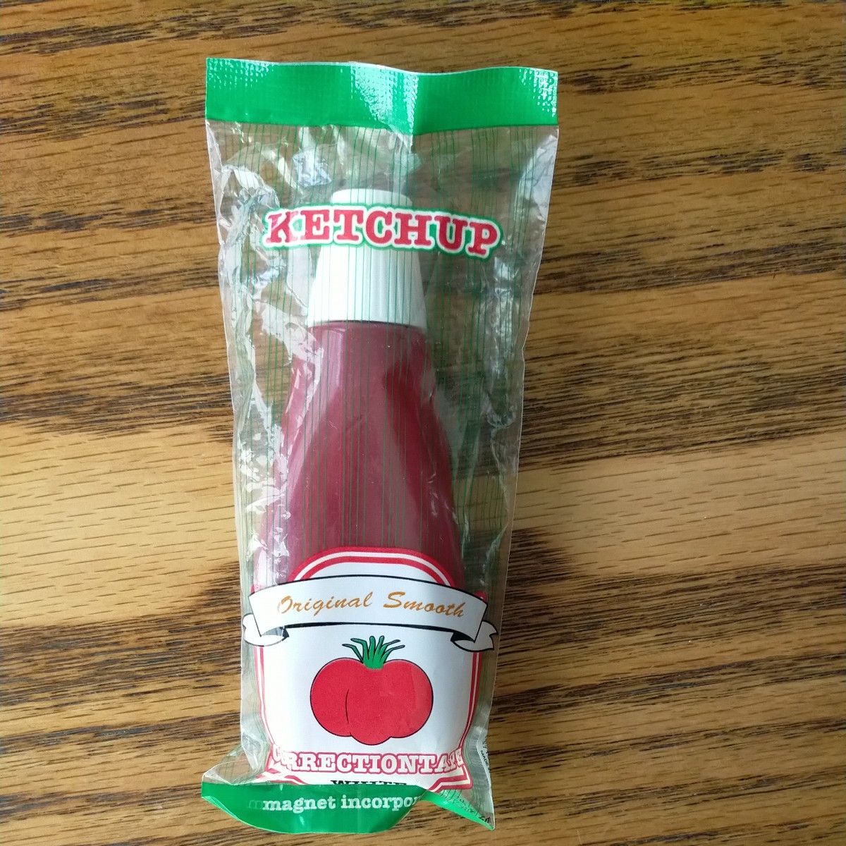 magnet マグネット トマトケチャップ型修正テープ 600 KETCHAP CORRECTION TAPE　おもしろ文房具