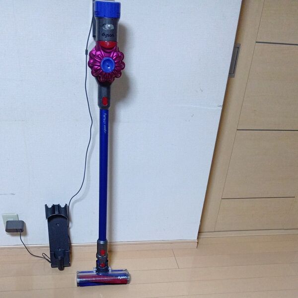 送料込 美品 dyson HH11 コードレス掃除機 稼働 28分ほど
