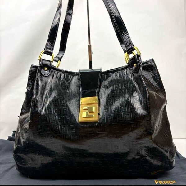 FENDI フェンディ トートバッグ ショルダーバッグ エナメル 肩掛け A4収納 ズッカ ズッキーノ 黒 ブラック