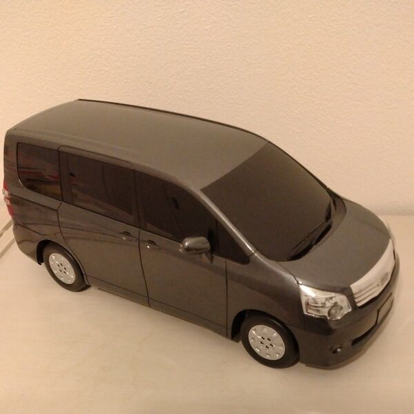 【非売品】1/18 トヨタ ノア カラーサンプル ミニカー モデルカー TOYOTA 純正 特大 ディーラー 展示品 ガンメタ