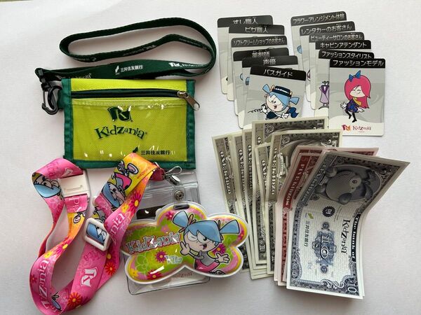 【キッザニア】ぱっちんストラップクリアケース付(ピンク系)、財布、キッザニアのお金、お仕事カード
