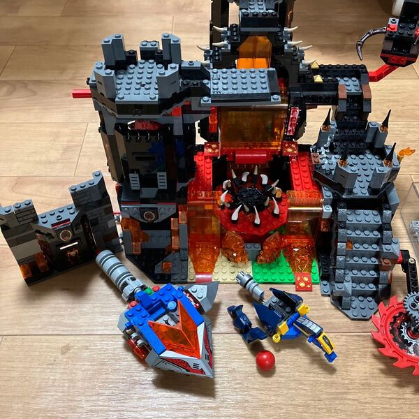 LEGO ネックスナイツ 70323 悪のメガマグマ神殿 レゴ