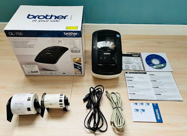 【動作確認済】Brother QL-700 ラベルプリンター 本体・付属品完備 ブラザー