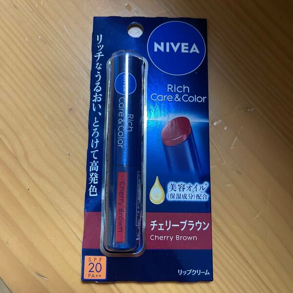 ニベア リッチケア&カラーリップ チェリーブラウン 2g