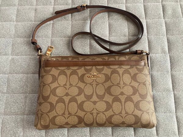 coach コーチ シグネチャー ショルバーバッグ ポーチ付き ブラウン COACH
