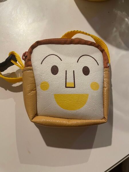 しょくぱんまん小物入れ