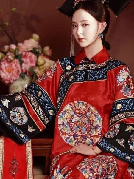 刺繍入りチャイナドレス(赤)清朝時代皇后貴姫ワンピース伝統的限定品