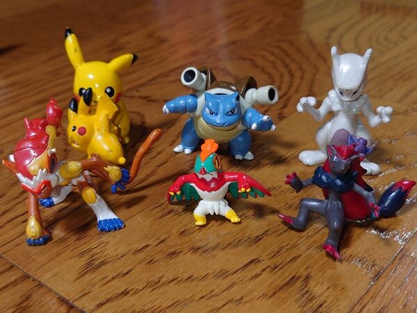 ポケモン フィギュア 7体 6種★まとめ売り★ミューツー カメックス ピカチュウ ゴウカザル ゾロアーク ルチャブル
