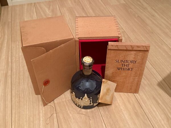 サントリー ザ ウイスキー 陶器ボトル 有田焼 古酒 木箱付き 未開封 SUNTORY whisky