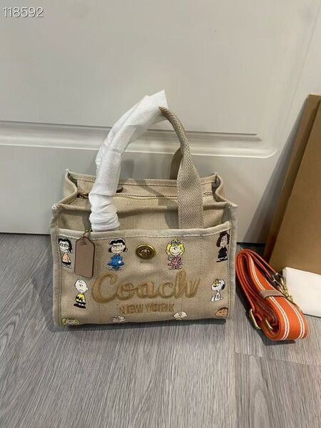 COACH コーチ ミニトートバッグ スヌーピー ベージュ 新品・未使用