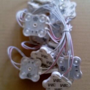 白色 LEDライトDC12v 4球セル20個連結、セル20個に分解セル単位使用も可能 防滴仮止め両面テープ付全長約3.5m